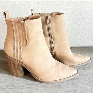Universal Thread Boots (worn once)